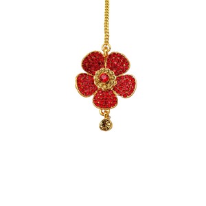 Elegante Maang Tikka con Flores de Pedrería, Piedra Central Roja y Cristal Colgante para Accesorio de Pelo de Boda - Product Image 2
