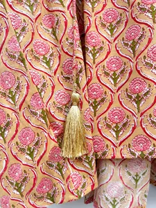Robe mini décontractée d'été élégante en coton champagne à imprimé floral fait main, manches bouffantes, coupe ample bohème, col noué - Product Image 5