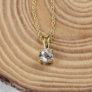 Pendentif en argent sterling 925 plaqué or jaune avec améthyste verte naturelle ronde, serti de griffes, Memoria Jewels, vente en gros - Product Image 3