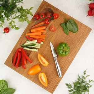 Planche à découper en bois artisanale avec finition en bois naturel, planche à découper de cuisine durable pour couper les légumes - Product Image 5