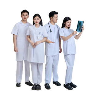 Bata de laboratorio de algodón de manga corta para mujer moderna de alta calidad con logotipo elegante diseñado para médicos profesionales FMF Factory VN - Product Image 2