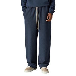 Conjunto de chándal de dos piezas para hombre al por mayor con cremallera de un cuarto, sudadera con logotipo personalizado y pantalones de pierna recta de ajuste relajado - Product Image 4