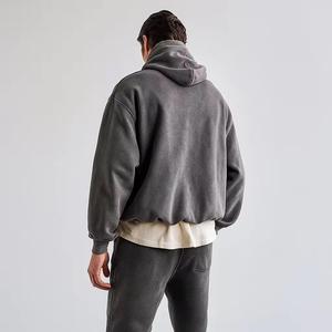 Haut d'hiver surdimensionné et ample en coton 100% personnalisé, délavé à l'acide, effet vieilli, manches raglan, coupe carrée, par le fabricant Heavyweight Vintage - Product Image 3