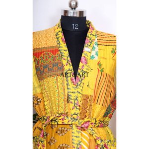 Chaqueta Kimono Acolchada Kantha de Seda Hecha a Mano, Túnica Unisex de Talla Grande, Regalo para Mujer, Túnica de Invierno con Parches, Ropa de Dormir para Mujer, Bata de Baño - Product Image 3