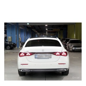 Mercedes-Benz Clase E E200 Avantgarde 2024, 13,389 km, Caja de Cambios Automática, Volante a la Izquierda, Cámara Trasera - Product Image 3