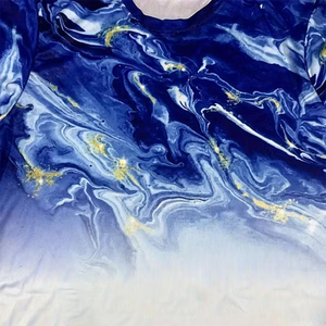 Camiseta de Manga Larga con Cuello en V para Hombre, Diseño Personalizado por Sublimación, Corte Regular, 100% Poliéster, Ecológica y de Secado Rápido, Venta al Por Mayor - Product Image 4