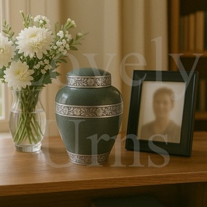 Urna Funeraria de Aluminio Color Verde Bosque, Urna Conmemorativa para Cremación, Recuerdo Conmemorativo, Urna de Aluminio Ligera, Elegante Tributo Conmemorativo - Product Image 2