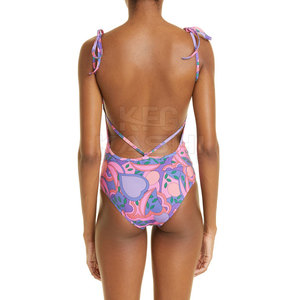 Maillot de bain une pièce de qualité supérieure avec tissu hautement élastique, toucher doux, sensation légère, parfait pour la natation en bord de mer - Product Image 5
