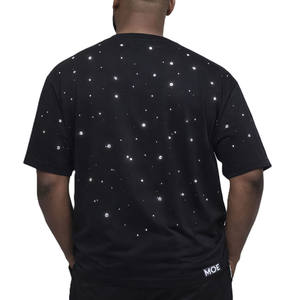 เสื้อยืดผู้ชายผ้าคอตตอนหนา ประดับลายเพชรทั่วตัว งานศิลปะแบบฮอตฟิกซ์ โลโก้สั่งทำได้ สตรีทแวร์ โรงงาน OEM ผู้ผลิตขายส่ง - Product Image 2