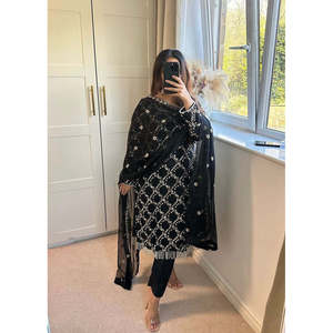 Presentamos el Nuevo Conjunto de Diseñador, Top Largo, Pantalón y Dupatta en Estilo Elegante UC-5002 - Product Image 1