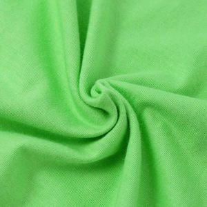 T-shirt homme 100% microfibre premium, couleur verte, personnalisé, haute qualité, séchage rapide, avec impression de logo - Product Image 6