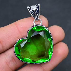 Wholesale Hot Selling Green Peridot Gemstone Vintage Style Handmade Silver Plated Heart Shape Pendant For Women Jewelry - Product Image 3