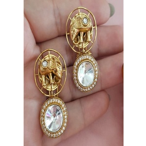 Magnifiques boucles d'oreilles pendantes en moissanite plaquées or de haute qualité, tendance, pour femmes, look de soirée, collection de mode pour les occasions spéciales - Product Image 2