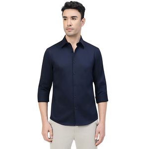 Chemise à col ouvert pour homme en coton riche, unie et élégante – Tissu doux et respirant, coupe classique, manches longues, boutonnée, élégante - Product Image 3