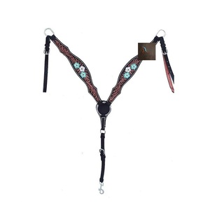 Conjunto de cabezada y pechera para caballo estilo western, de cuero negro con adornos florales, turquesa y flores blancas, para rodeo. - Product Image 3