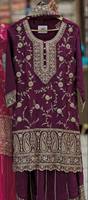 Ensemble Salwar Kameez Sharara en Soie Chinnon Lourde avec Broderie de Sequins et Dupatta Assortie, Entièrement Cousu, pour Fêtes Estivales