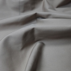 Tissu de travail de qualité supérieure, résistant aux plis, tissé en sergé, poids moyen, 65% polyester, 35% coton, 250 GSM - Product Image 3