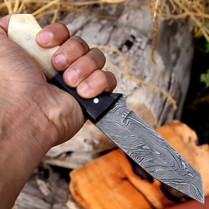 Cuchillo de Caza Hecho a Mano de Acero de Damasco con Mango de Madera, Cuchillo de Supervivencia para Campismo al Aire Libre, Hoja con Patrón Personalizado, Regalo para Coleccionistas - Product Image 1