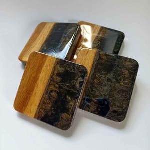 Ensemble de sous-verres en résine époxy faits à la main par un designer, avec support, carrés et ronds, finition brillante, décoration de table moderne - Product Image 5