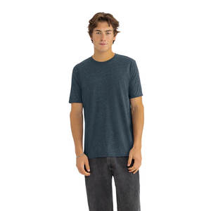 T-shirt uni à col rond et coupe confortable Next Level pour femmes, T-shirts Triblend à manches courtes coupe régulière pour hommes et femmes - Product Image 4