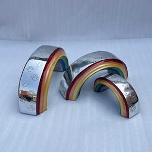โกศใส่เถ้าสัตว์เลี้ยง Evana Impex ขนาด 8 นิ้ว รุ่น Beautiful Rainbow ดีไซน์ทันสมัย ทนทาน ทำจากอะลูมิเนียม สามารถปรับแต่งได้ สำหรับใส่เถ้าสัตว์เลี้ยง - Product Image 6