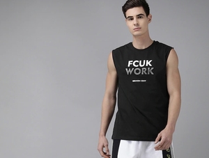 เสื้อกล้ามแขนกุดผู้ชาย FCUK คอกลม สไตล์สปอร์ต ระบายอากาศได้ดี โพลีเอสเตอร์ สีดำ พิมพ์ลายตัวอักษรด้านหน้า - Product Image 1