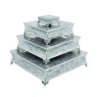 Support à gâteau décoratif fait main avec finition dorée antique, pour desserts, fruits et gâteaux, idéal pour la décoration de table.