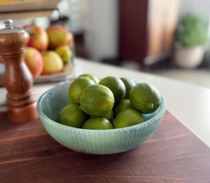 Handmade Resin Bowl Best Quality Stylish Serving Bowl for Modern Kitchen Dining Table Decoration <b>Home</b> <b>Essentials</b> - Product Image 2