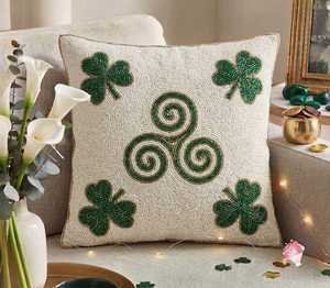 Housse de coussin perlée de luxe abordable avec motif brodé ornemental pour canapé moderne, lit et décoration intérieure sophistiquée - Product Image 5