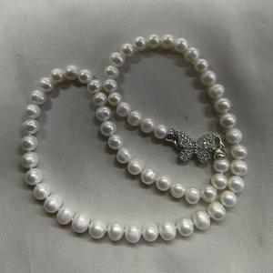 Collier de perles d'eau douce de 8-9 mm avec pendentif en forme de nœud, collier rond non nucléaire, bijoux délicats et élégants - Product Image 4