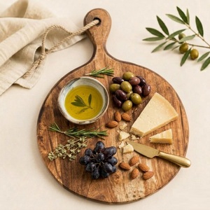 Planche à découper ronde en bois d'acacia écologique de qualité supérieure avec poignée et corde de suspension, durable et artisanale - Product Image 5