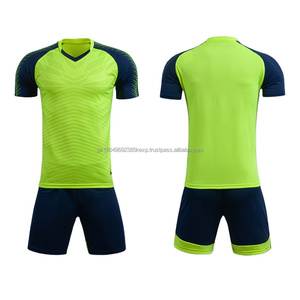 Impression gratuite du logo de l'équipe de football Maillot de sport personnalisé et bon marché Nouveau modèle de maillots de football dernier modèle Uniforme de football - Product Image 5