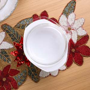 Moderna y Encantadora Manteles Individuales Vintage con Cuentas Hechas a Mano, Bordado Floral de Encaje y Tela, Forma Cuadrada para Uso en la Cocina - Product Image 1