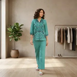 Ensemble bohème pour femmes en coton brodé floral avec col rabattu, manches trois quarts, pantalon ample, tenue printemps été - Product Image 1