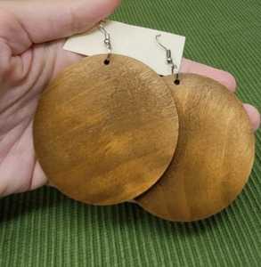 Pendientes de Moda para Mujer, Material de Resina y Madera, Diseño Personalizado para Fiestas y Eventos, India MN EXPORTS - Product Image 1
