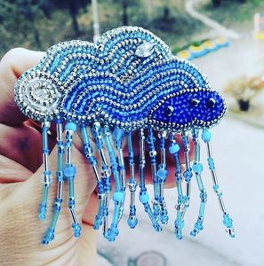 Broche de Bordado Colorido con Cuentas, Accesorio de Moda Artesanal Hecho a Mano, Broche de Bordado con Cuentas de Inspiración Vintage, Elegante - Product Image 3