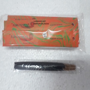 Incienso en Barra con Aroma a Almendra Auroshikha de la India, Incienso Aromático Enrollado a Mano en Paquete de Papel, para Uso en Todas las Estaciones, Venta al Por Mayor - Product Image 2