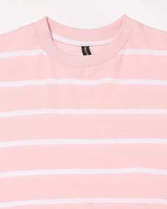 Camiseta de Corte Cuadrado para Mujer, Proveedor OEM, Camiseta de Manga Corta Relajada, Colores Personalizados y Logotipo Impreso Disponible en Suministro al por Mayor - Product Image 5