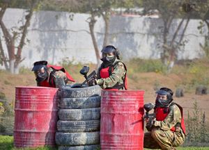 Arena de Paintball Comercial de Plástico para Parques de Aventura al Aire Libre e Interiores, Equipo Táctico, 5000-18000 Pies Cuadrados, Capacidad de 100-500 kg - Product Image 5