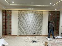 Revêtement mural intérieur en dalle mince de schiste, surface polie, design contemporain, placage en pierre naturelle durable