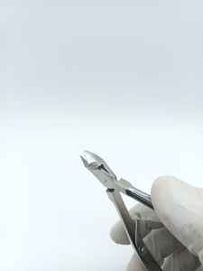 Outil de manucure de qualité supérieure, lames affûtées, coupe-cuticules super tranchantes en acier inoxydable - Product Image 1