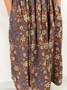 Robe maxi en coton 100% imprimée à la main, style indien décontracté, imprimé floral, col rond, manches courtes, robe longue maxi pour femmes - Product Image 3