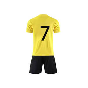 Tenue de football prête à l'emploi par sublimation : maillot et short pour homme, style respirant et anti-humidité - Product Image 6