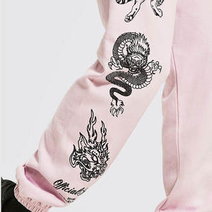 Conjunto de chándal holgado de dos piezas con estampado 2026 para invierno, estilo urbano, de corte regular y oversize: sudadera con capucha y jogger. - Product Image 3