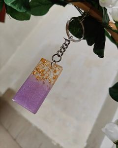 Llavero de Resina Hecho a Mano Personalizado con Diseño de Color de Piedra de Nacimiento y Elegante Regalo para Todos - Product Image 5