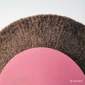 แผ่นขัดแบบไม่ทอสีแดงความหนาแน่นสูง AO - Product Image 3