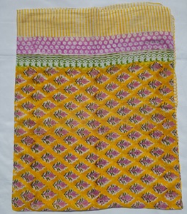 Paréo en coton imprimé à la main, motif floral jaune, pour femme, style bohème, léger, idéal pour la plage ou comme cache-maillot de bain, pour l'été - Product Image 2