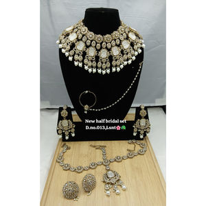 Parure de mariée ethnique en alliage blanc royal avec perles et Kundan, collier ras-du-cou plaqué or lourd, artisanat haut de gamme pour fiançailles, mariage et fêtes - Product Image 1