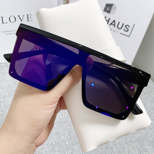 Trendy Oversized Square-frame Sun protection Korean-inspired Fashion Driving <b>Sunglasses</b> Full-rim Integrated <b>Sunglasses</b> - Product Image 4