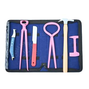 Kit d'outils de fermeur : Couteau à boucle à extrémité en laiton, Pince à sabots de 14 pouces, Marteau à sabots et Testeur de pression des sabots - Product Image 1